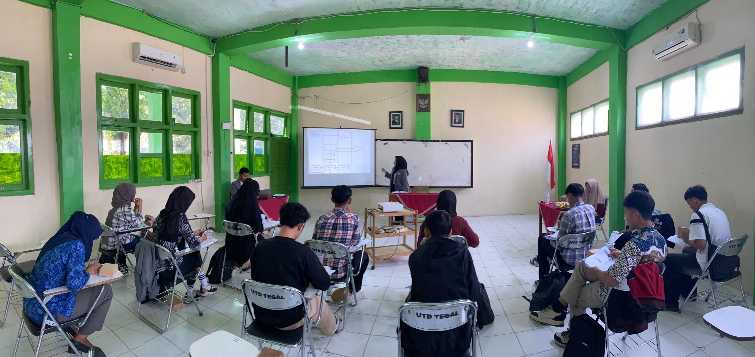 Program Studi D3 Manajemen Informatika UTD PSDKU Tegal kembali menggelar Seminar Proposal