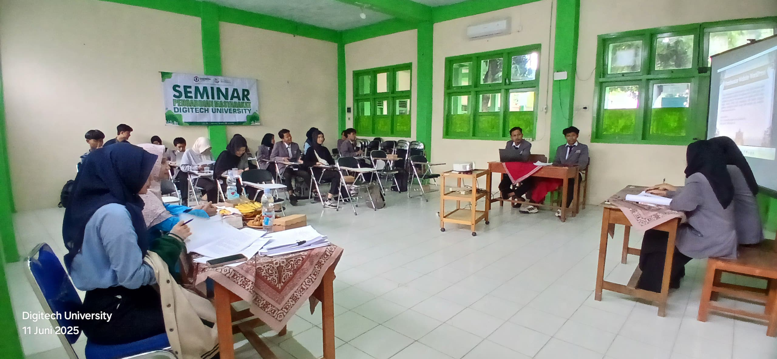 D3 Manajemen Informatika UTD PSDKU Tegal Gelar Seminar PKM: Mahasiswa Tunjukkan Inovasi Digital untuk UMKM Tegal D3 Manajemen Informatika UTD PSDKU Tegal Gelar Seminar PKM: Mahasiswa Tunjukkan Inovasi Digital untuk UMKM Tegal