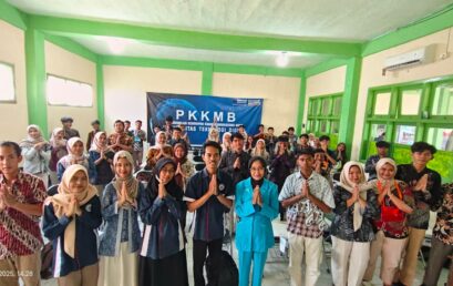 Kegiatan PKKMB Universitas Teknologi Digital Gelar Bhakti Sosial Pembagian Sembako di Lingkungan Kampus