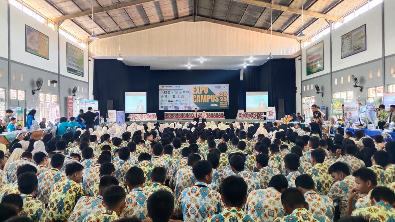 Universitas Teknologi Digital berpartisipasi dalam expo di SMA Negeri 2 Slawi