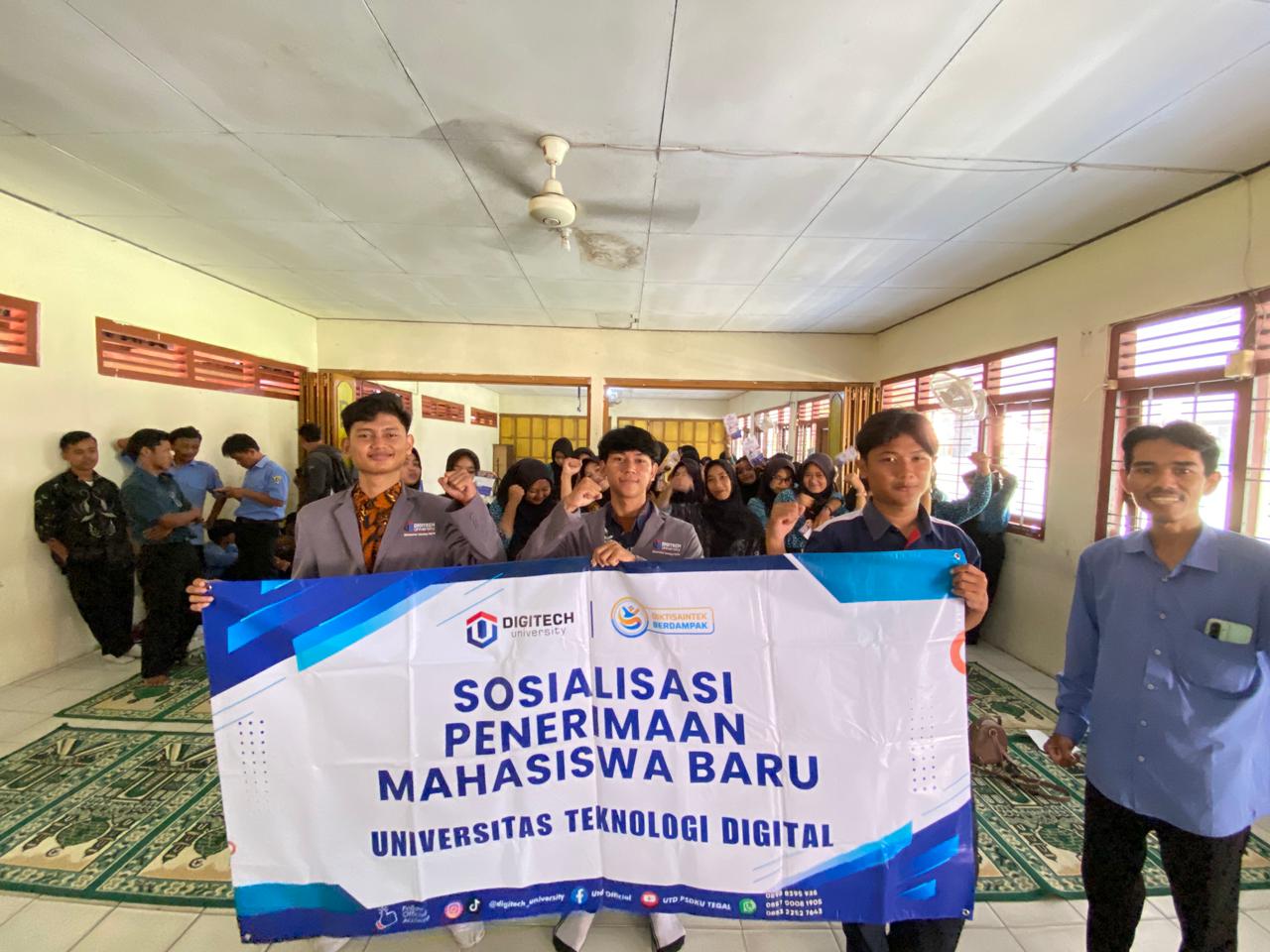Universitas Teknologi Digital Mengadakan sosialisasi PMB Di SMK YPE Nusantara Slawi