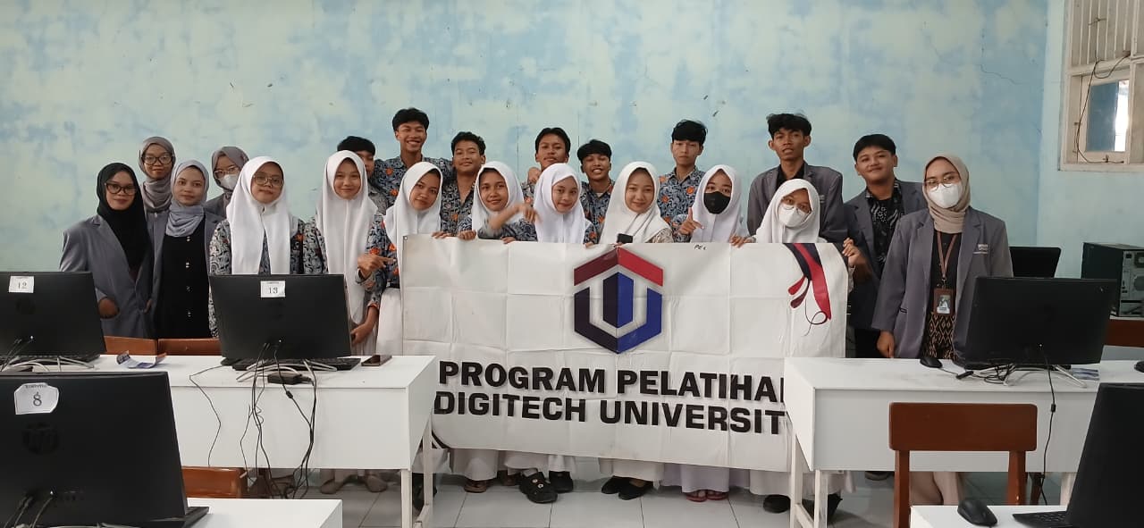Universitas Teknologi Digital Melaksanakan Kegiatan Pelatihan Microsoft Office Di SMA Muhammadiyah Tegal
