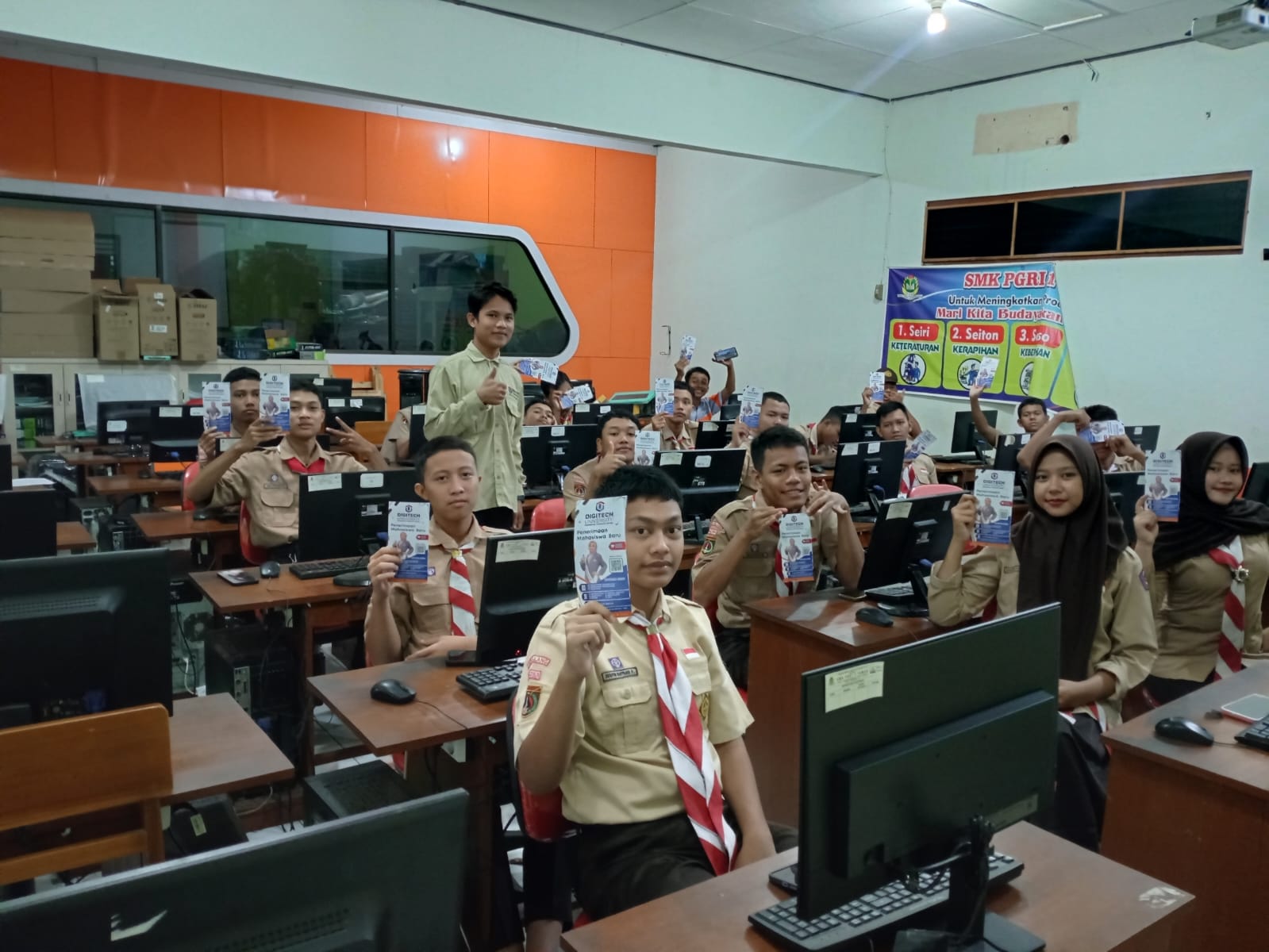 UNIVERSITAS TEKNOLOGI DIGITAL Mengadakan Sosialisasi PMB Di SMK PGRI 1 Taman Pemalang
