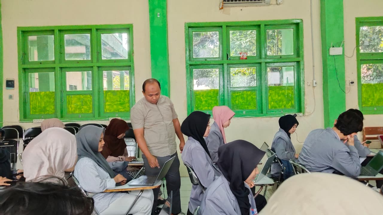 Universitas Teknologi Digital MENGADAKAN KULIAH UMUM PELATIHAN TOOLS WEB FRAMEWORK