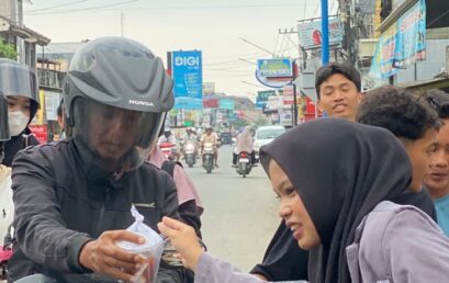 Universitas Teknologi Digital Mengadakan Kegiatan Berbagi Takjil dan Buka Bersama